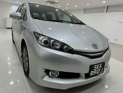 Toyota Wish 1.8 CVT Elegance 2015 Silver Push Start